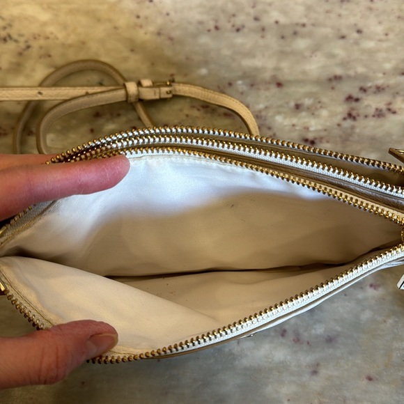 Coach Purse great condition!! - Picture 5 of 8